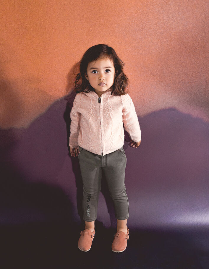 Cardigan rose poudré tricot fantaisie à capuche bébé fille