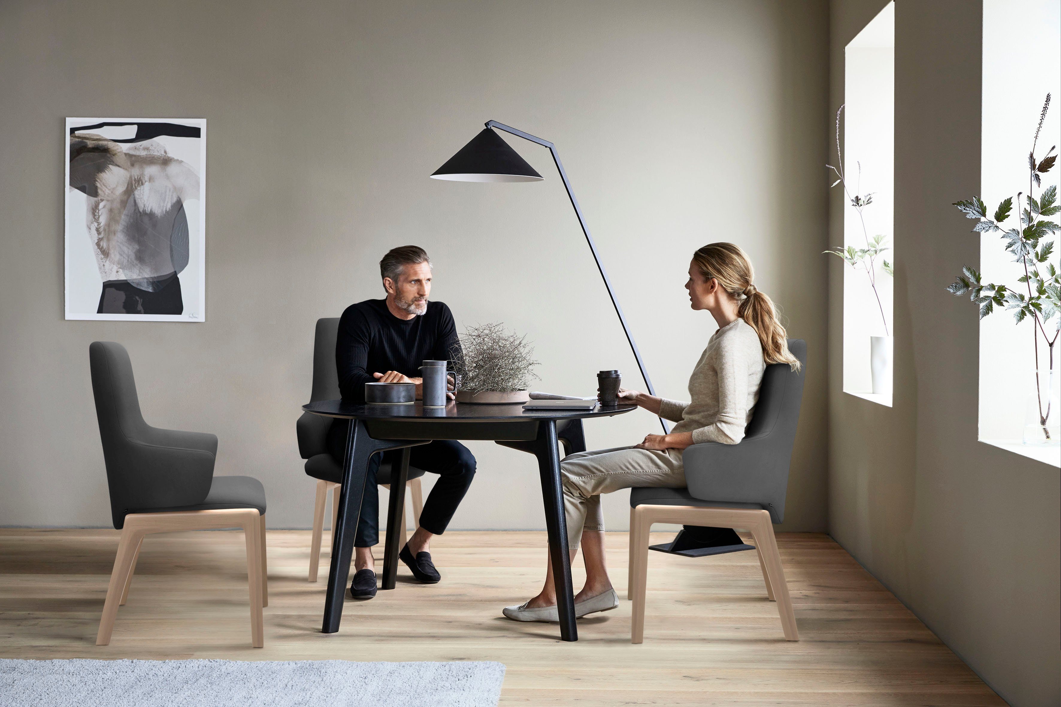 Stressless® Polsterstuhl Laurel, High Back mit Armlehne, Größe L, mit abgerundeten Beinen in Walnuss
