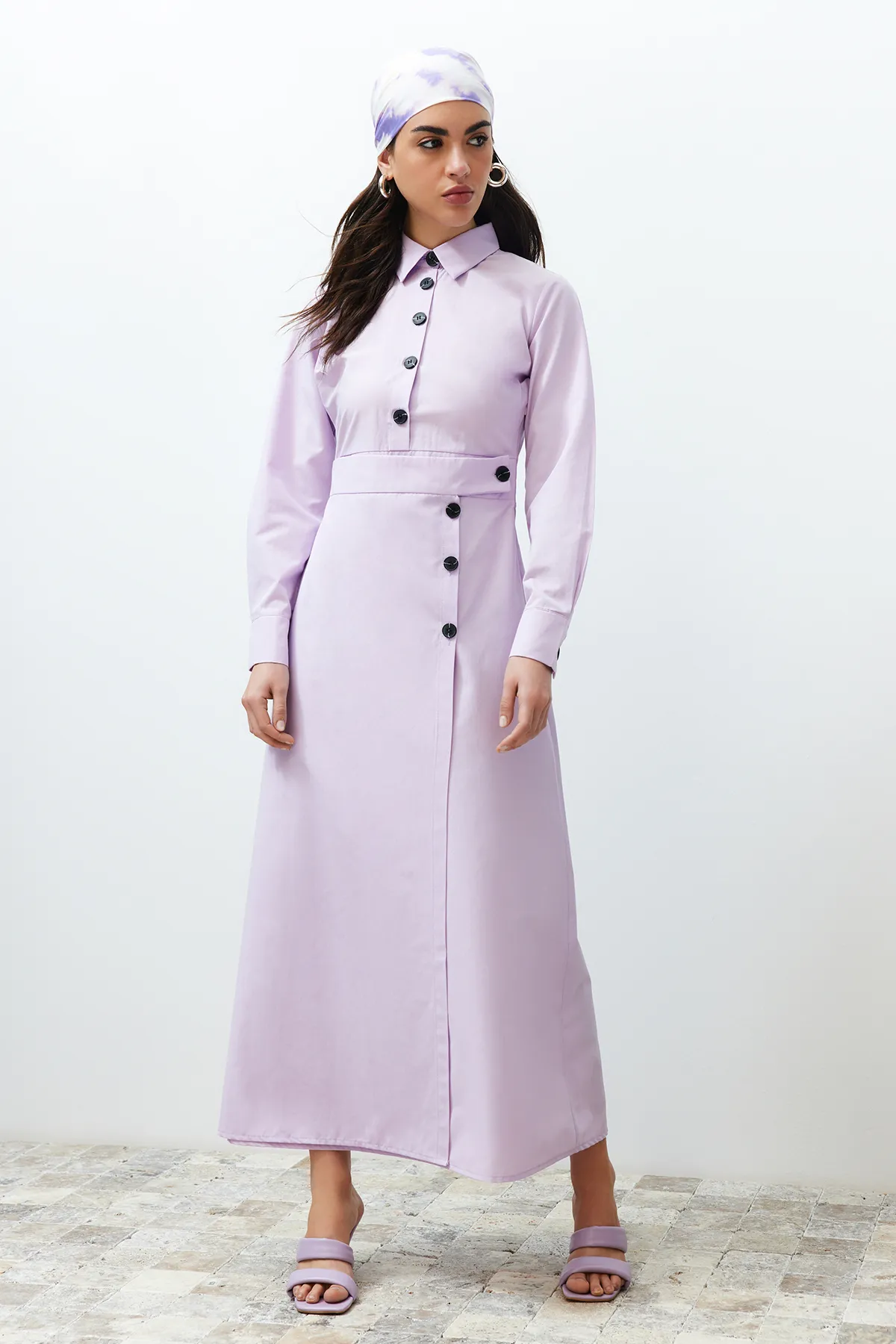 Trendyol Modest  Lila Hemdkragen-Knopfdetail, einfarbig gewebtes Kleid TCTSS24EB00116