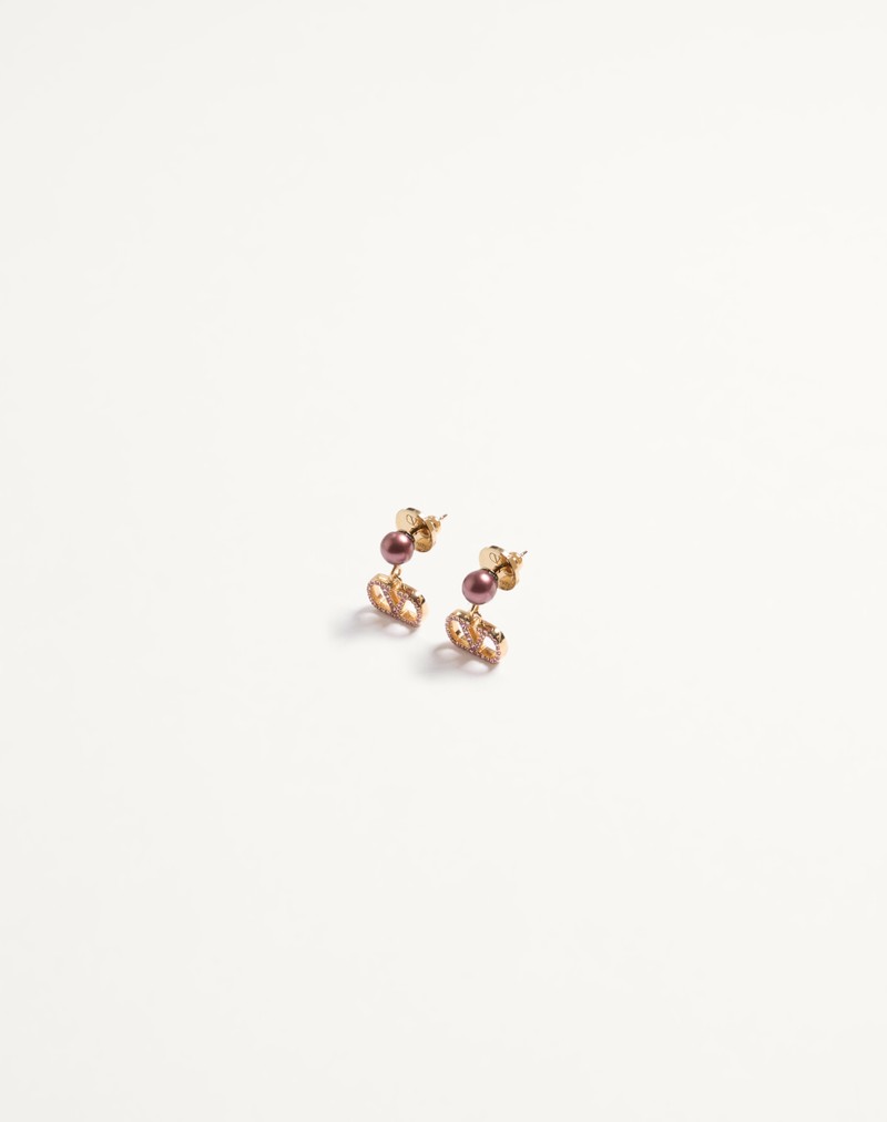 Brincos com a assinatura VLogo em metal, pérolas e cristais Swarovski®