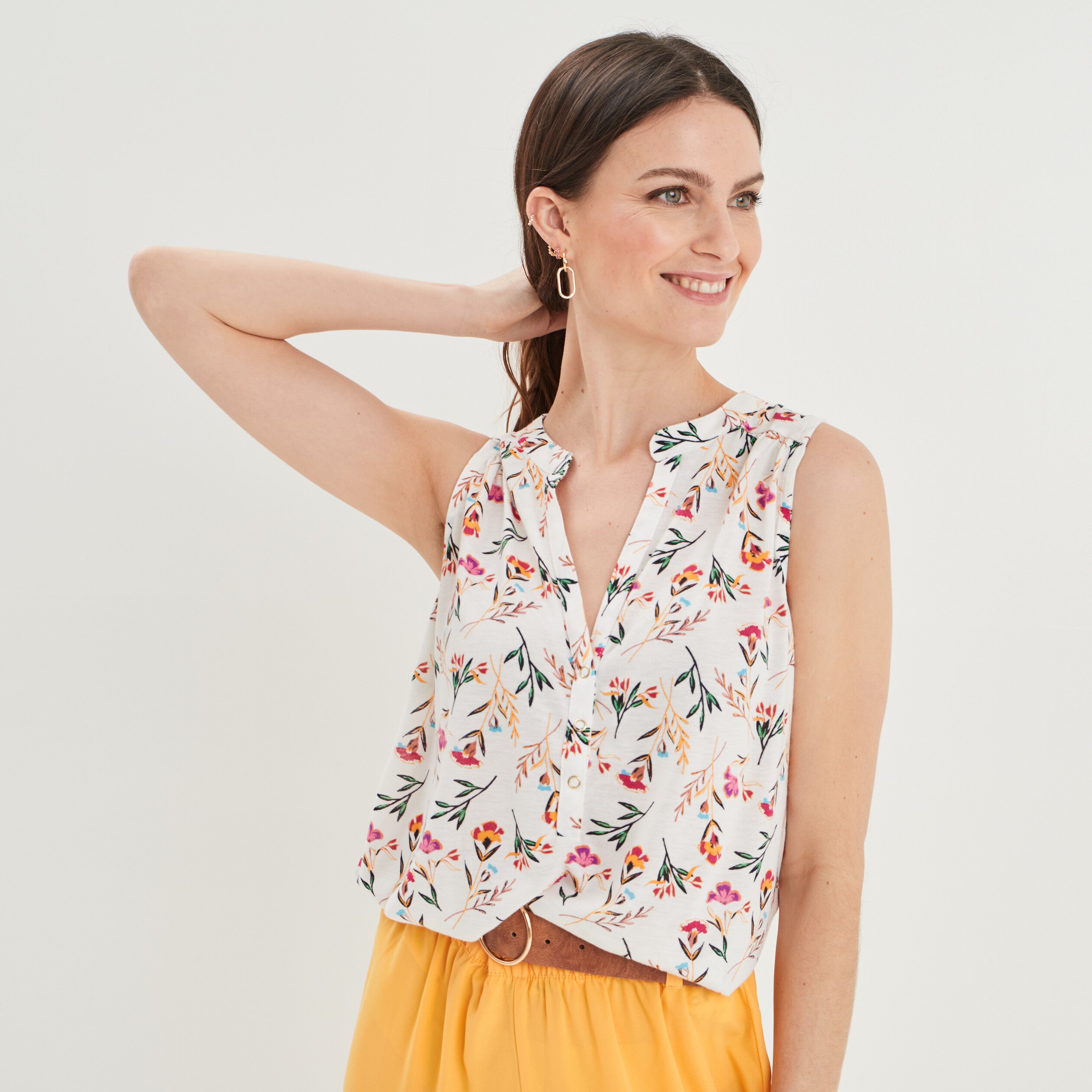 Blouse sans manches col tunisien ecru femme | La Halle