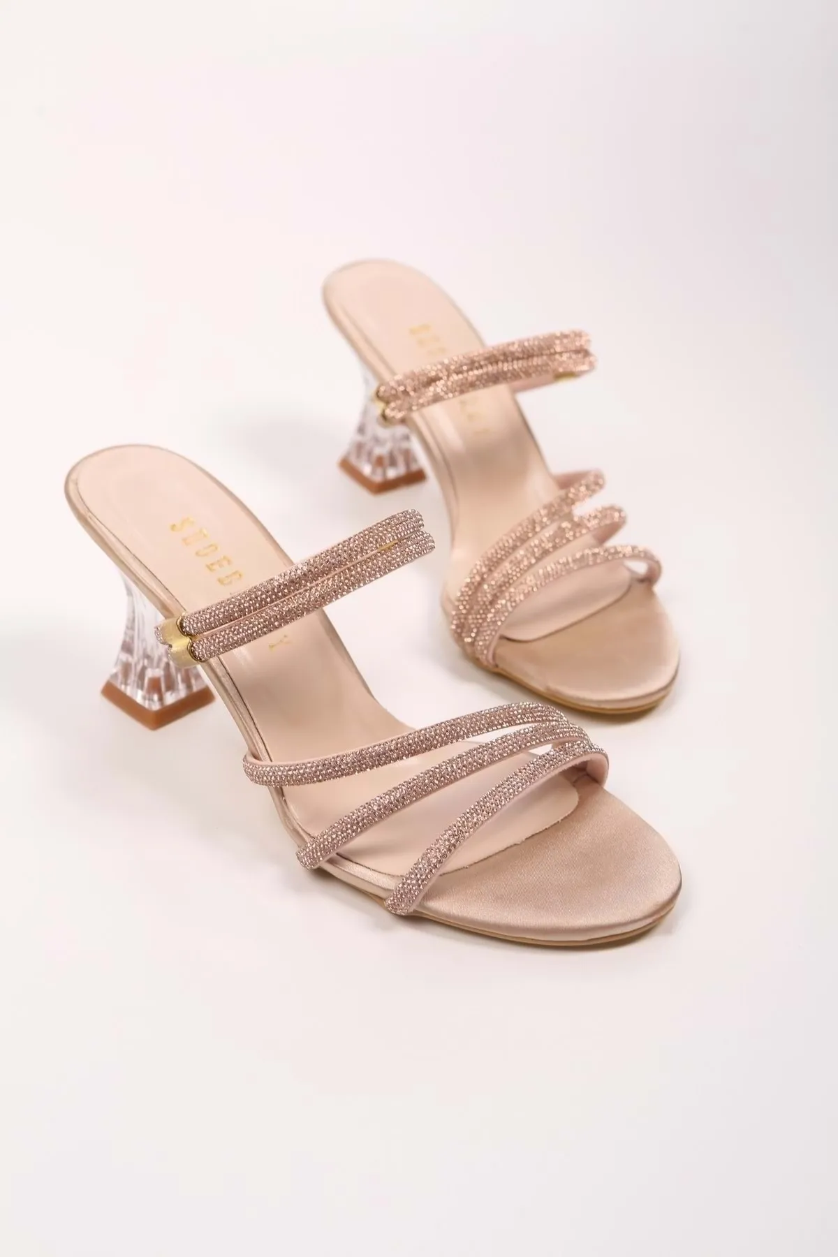 Shoeberry  Yeda Ten Satin Stone Heeled-Hausschuhe und -Schuhe für Damen