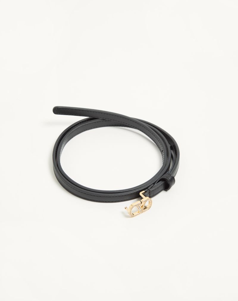 VLogo Signature Bælte i Skinnende Kalveskind med Krystaller 10 mm