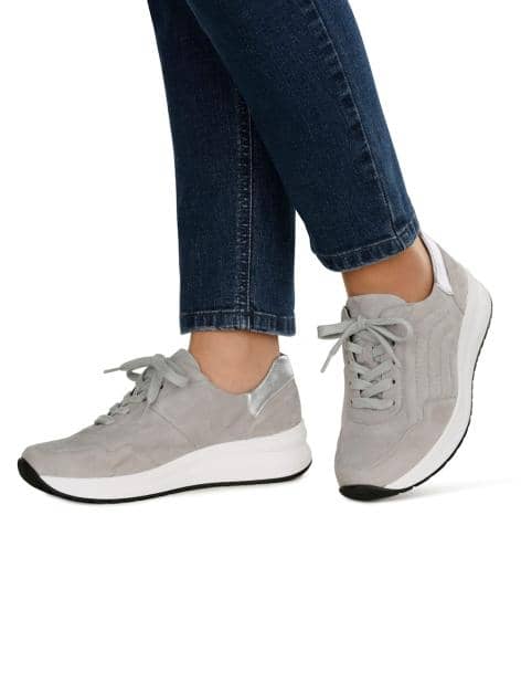 Schnürschuh mit Schaftrandpolsterung