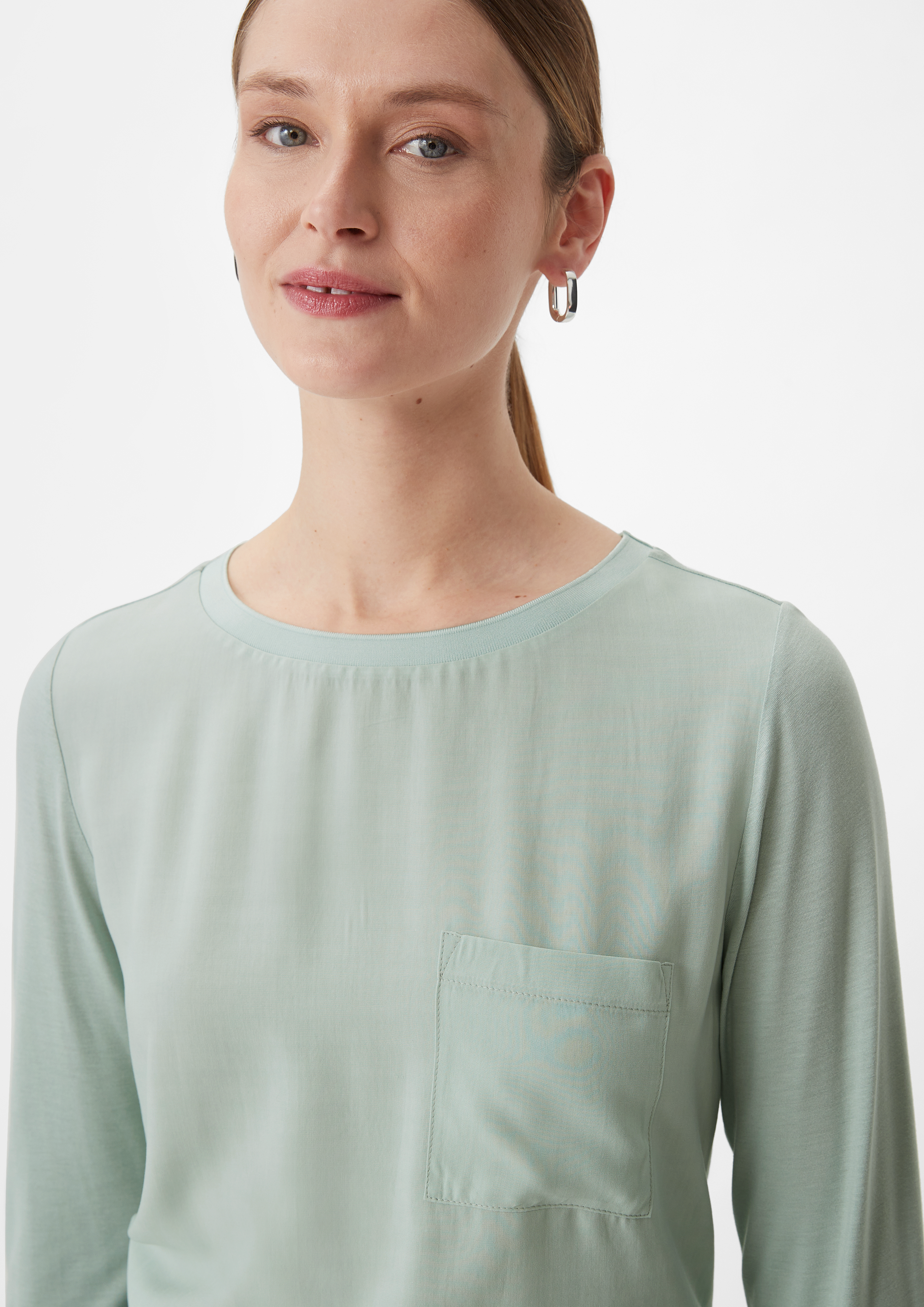 Longsleeve aus Viskose - salbeigrün