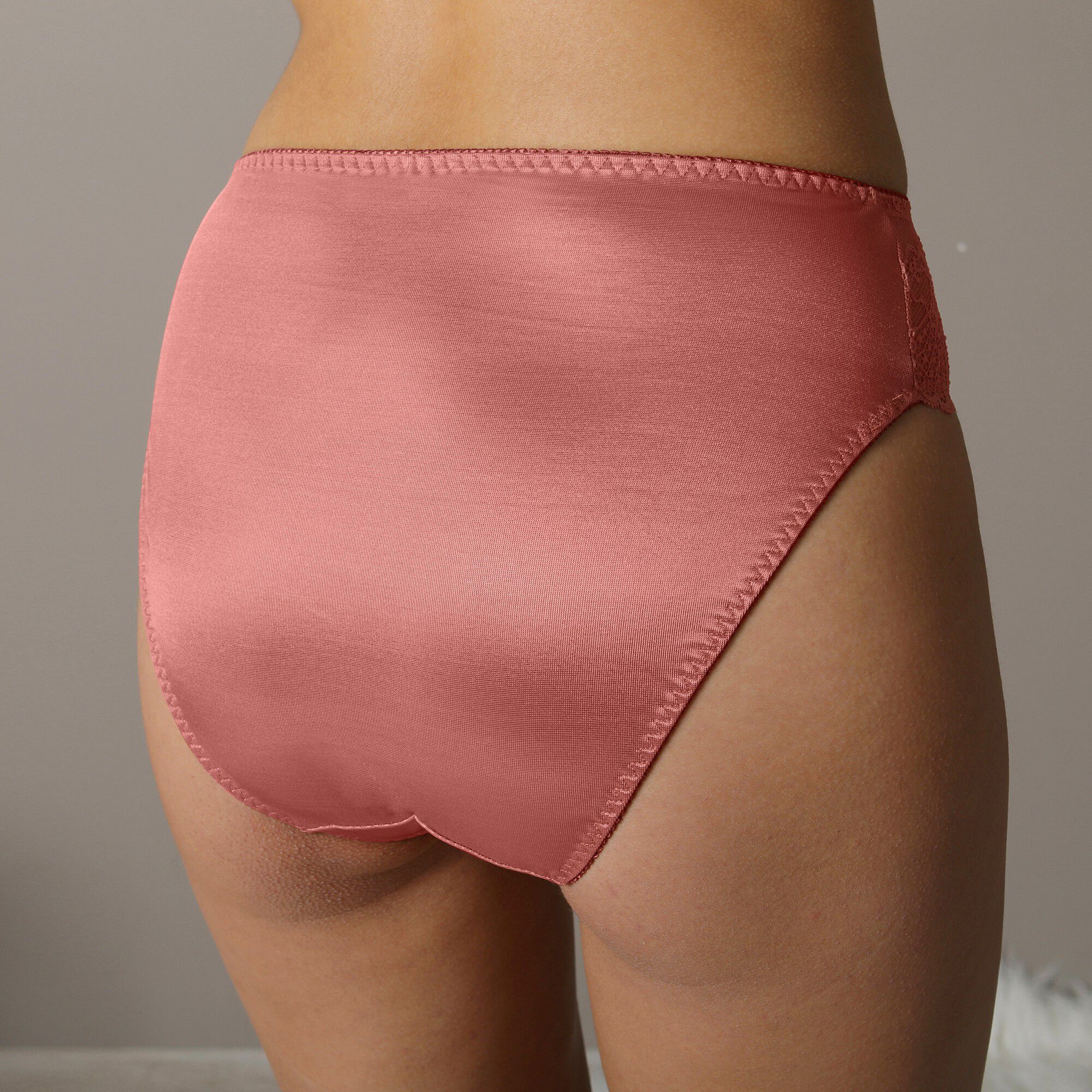 Culotte maille satinée et dentelle Salford