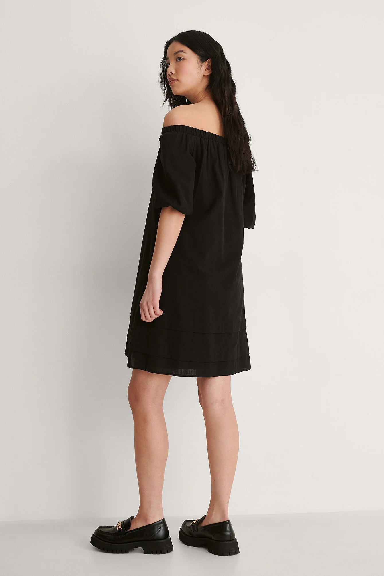 Schulterfreies Kleid