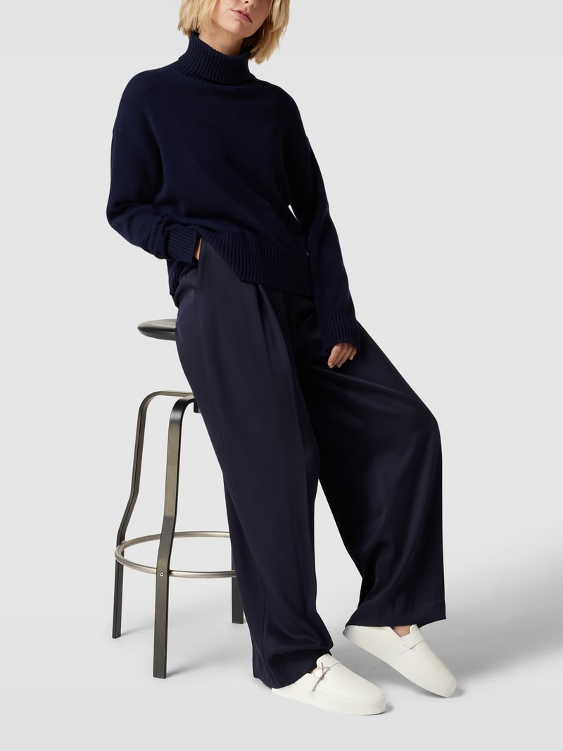 Slip-on-Sneaker aus Leder in weiß