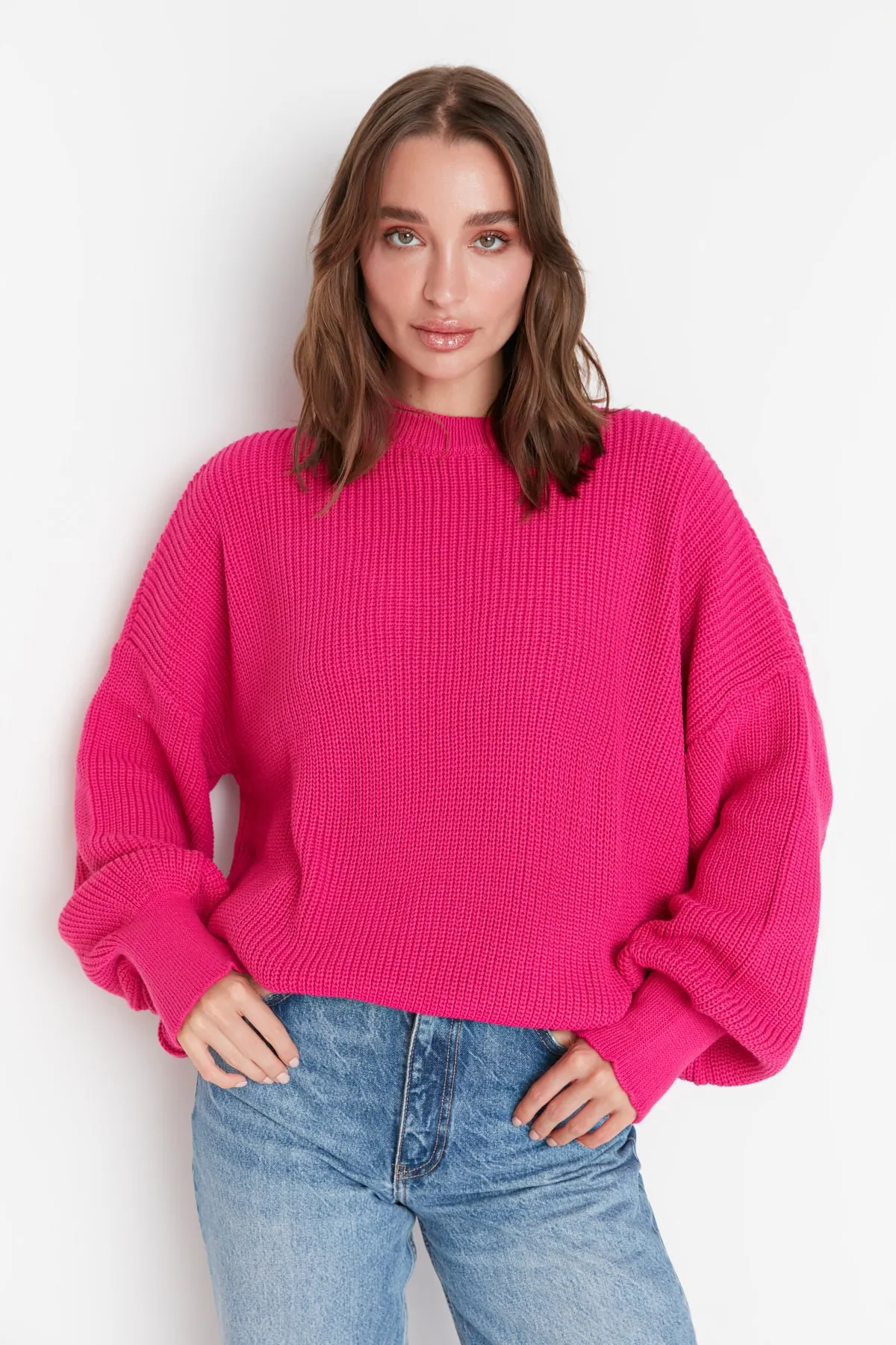 Trendyol Collection  Fuchsiafarbener Strickpullover mit Rundhalsausschnitt und weiter Passform TWOAW23KZ01448