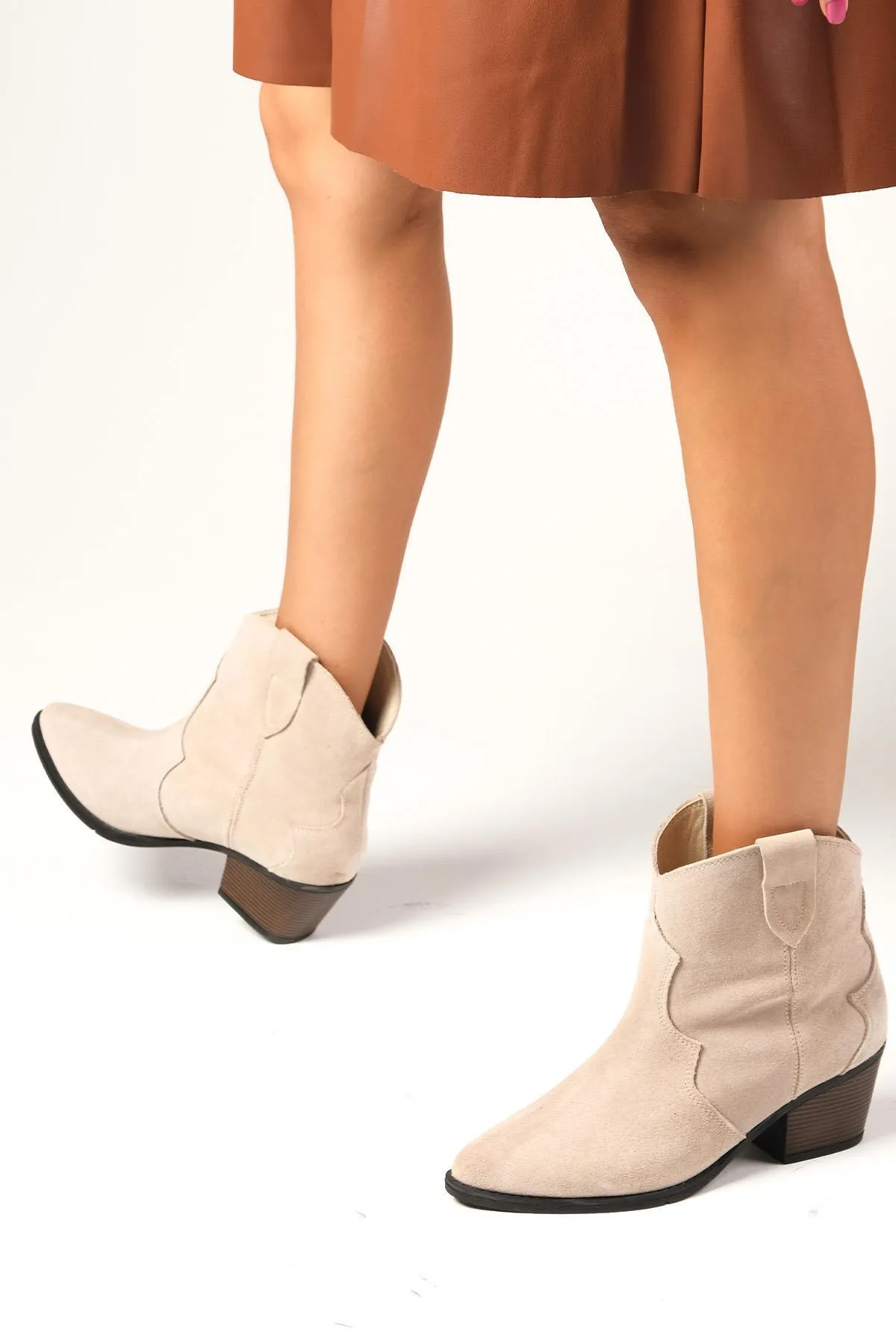 Mio Gusto  Echtes Wildleder Beige Farbe Damen Cowboy Stiefel