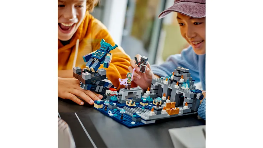 LEGO Minecraft 21246 Das Duell in der Finsternis, Spielzeug mit Figuren