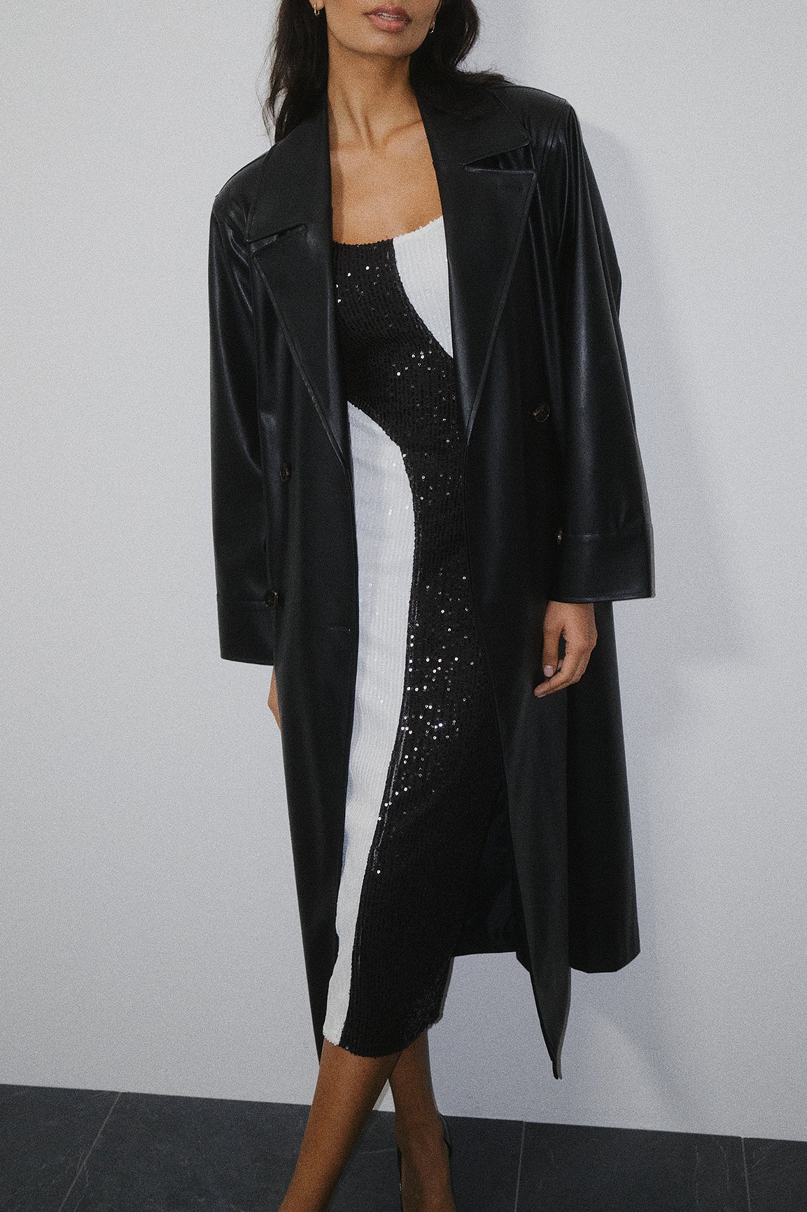 Midikleid mit Pailletten im Color-Blocking-Stil