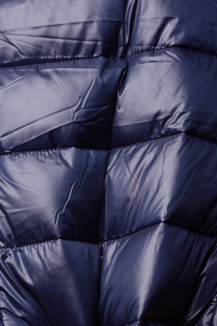 Recycelt: Steppweste mit abnehmbarer Kapuze