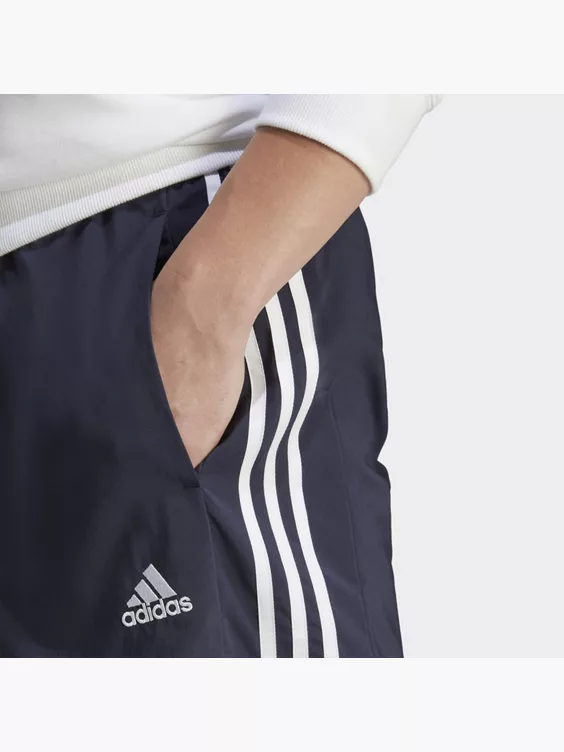 adidas AEROREADY Essentials Chelsea 3-Streifen Shorts