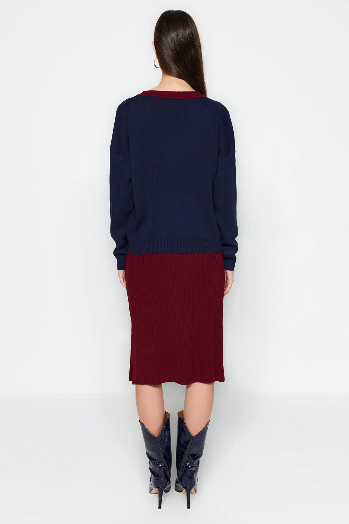 Trendyol Collection  Marineblaues Strickoberteil und -unterteil im weiten Schnitt TWOAW24AU00011