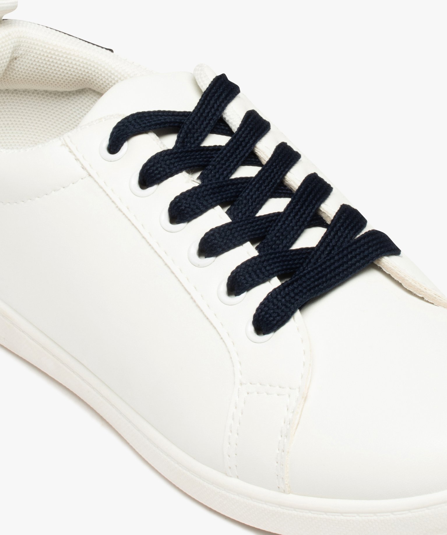 Baskets femme unies à lacets contrastés blanc | GEMO