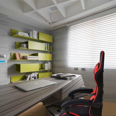 Melko Gaming-Stuhl Schreibtischstuhl Gamingstuhl Bürostuhl Chefsessel Drehstuhl in Schwarz Rot Sportsitz Höhenverstellbar inkl. Fußablage für Gaming Büroarbeit Office (Stück)
