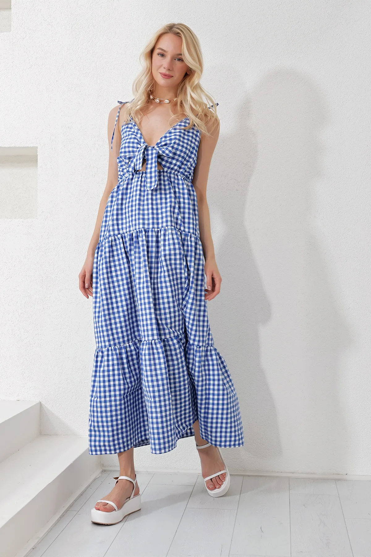 Trend Alaçatı Stili  Damen-Kleid aus Popeline mit Saxe-Trägern, mehrlagig, Volant vorne, Schnürung, Maxilänge, gewebt, ALC-X11939