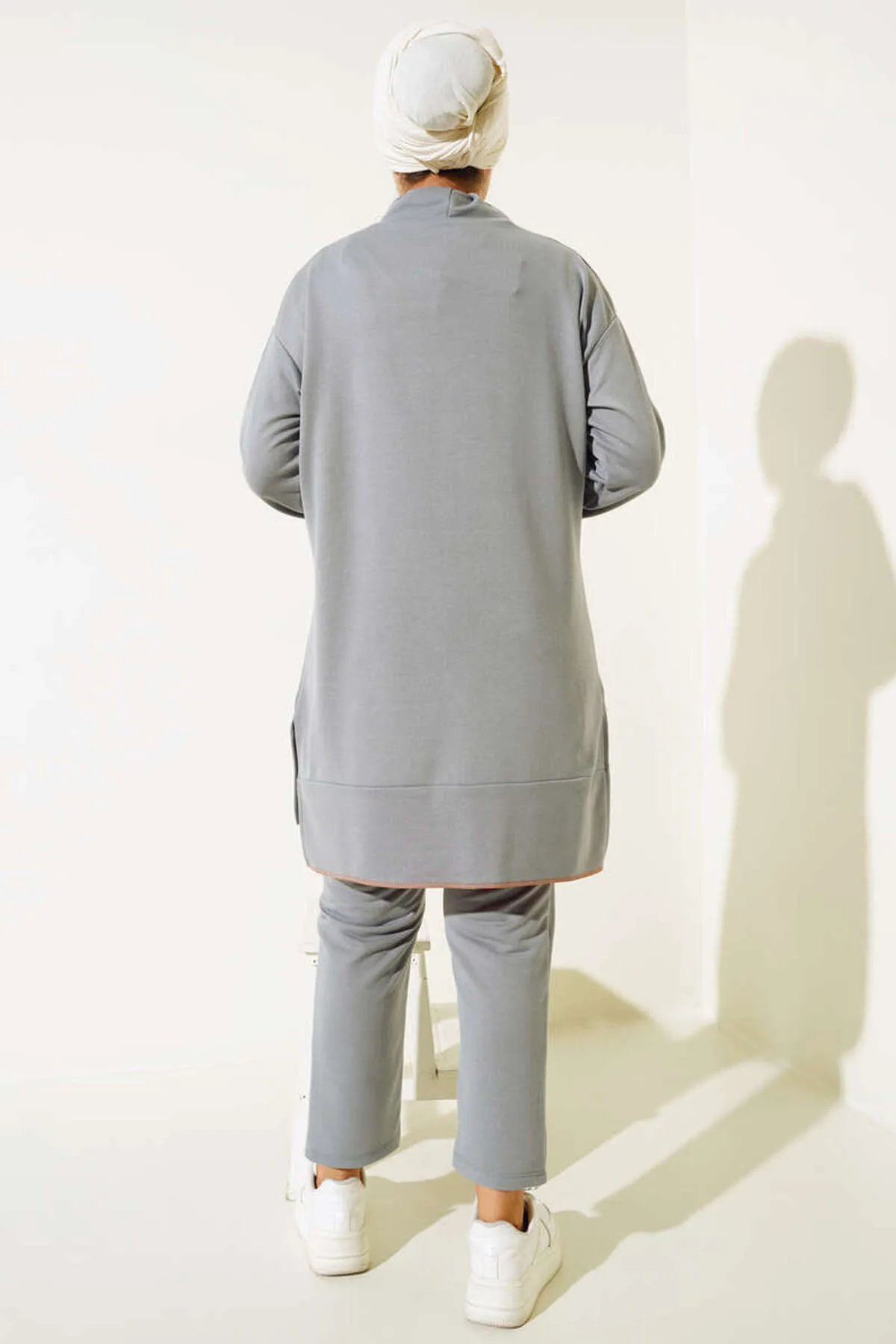 VOLT CLOTHİNG  Damen-Doppelanzug mit Barcode-Emblem