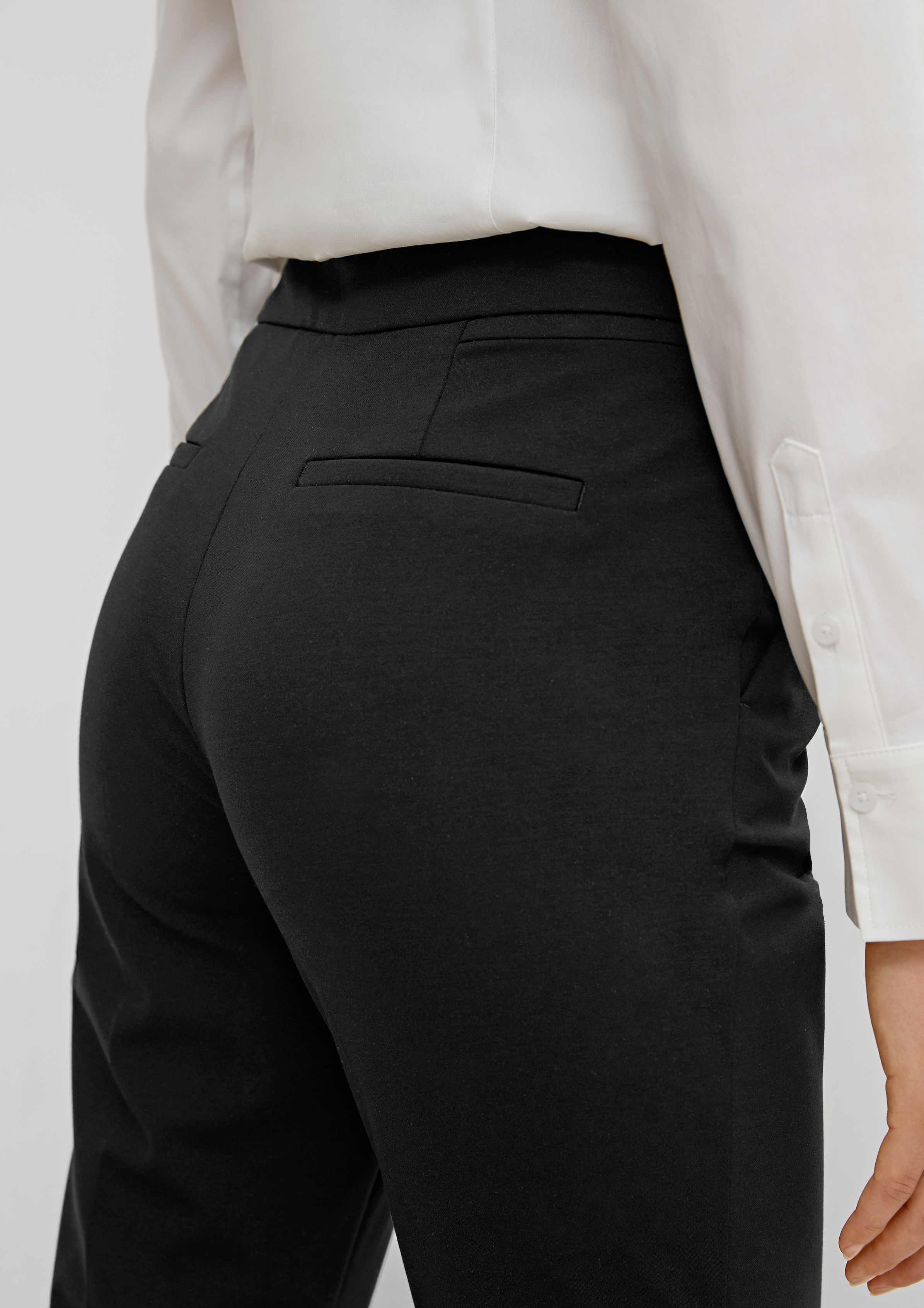 Relaxed: 7/8-Hose in schlichtem Design - schwarz