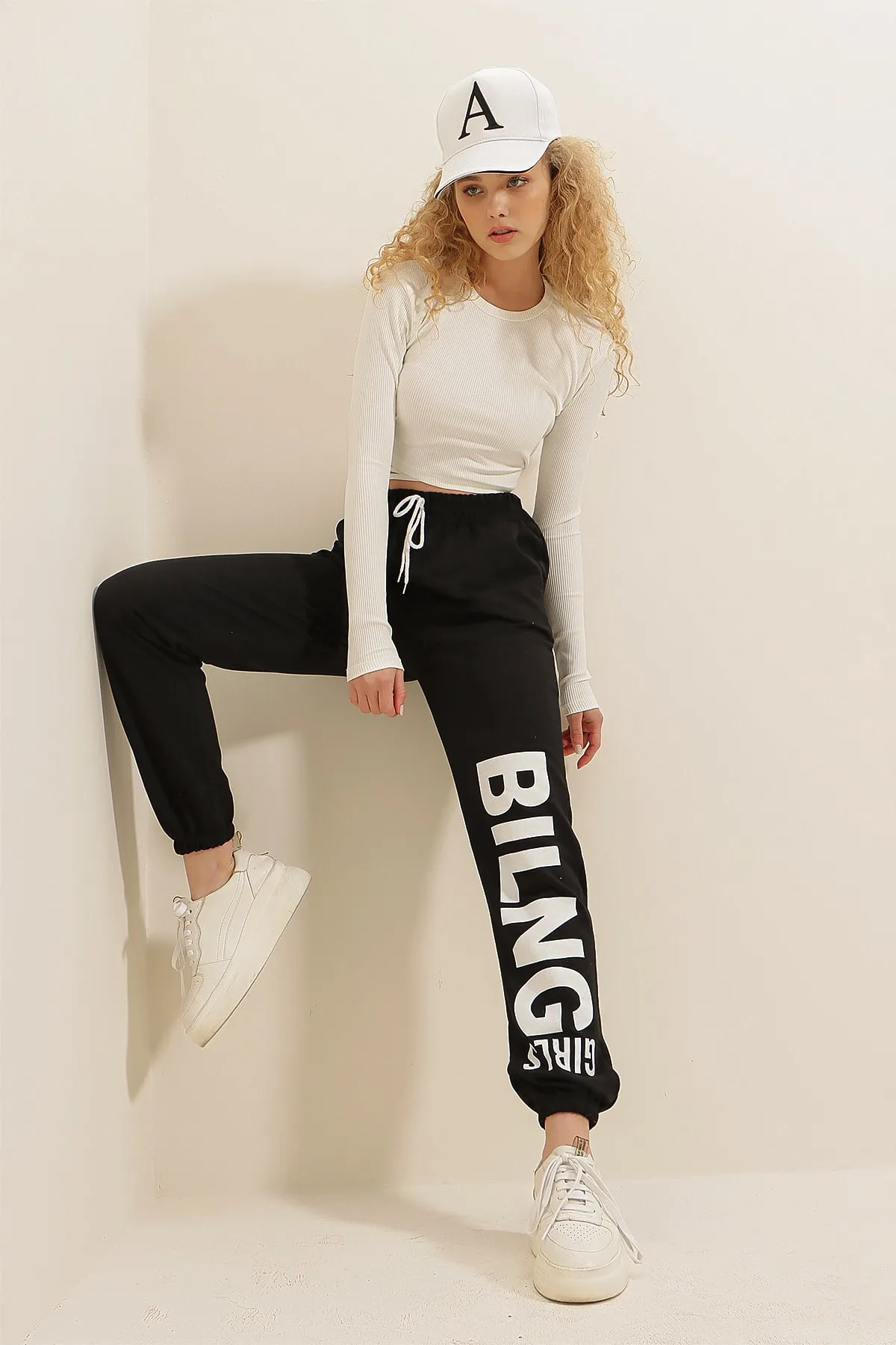 Trend Alaçatı Stili  Jogginghose - Schwarz - Relaxed