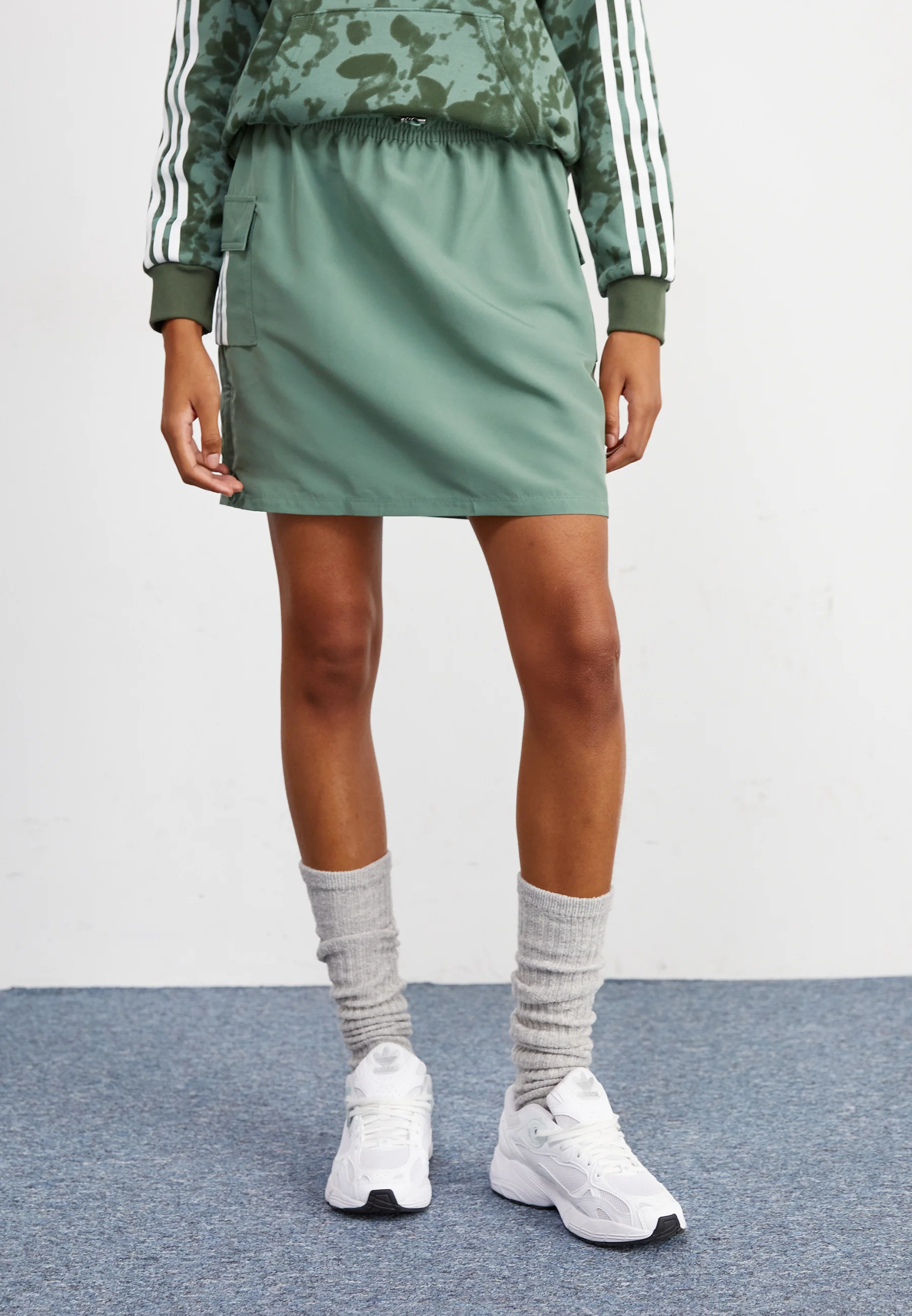 adidas Originals CARGO SKIRT - Falda acampanada