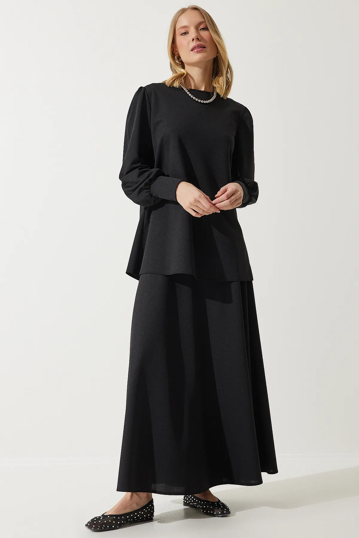 Happiness İstanbul  Schwarzes Strickset mit Tunikarock für Damen DD01317