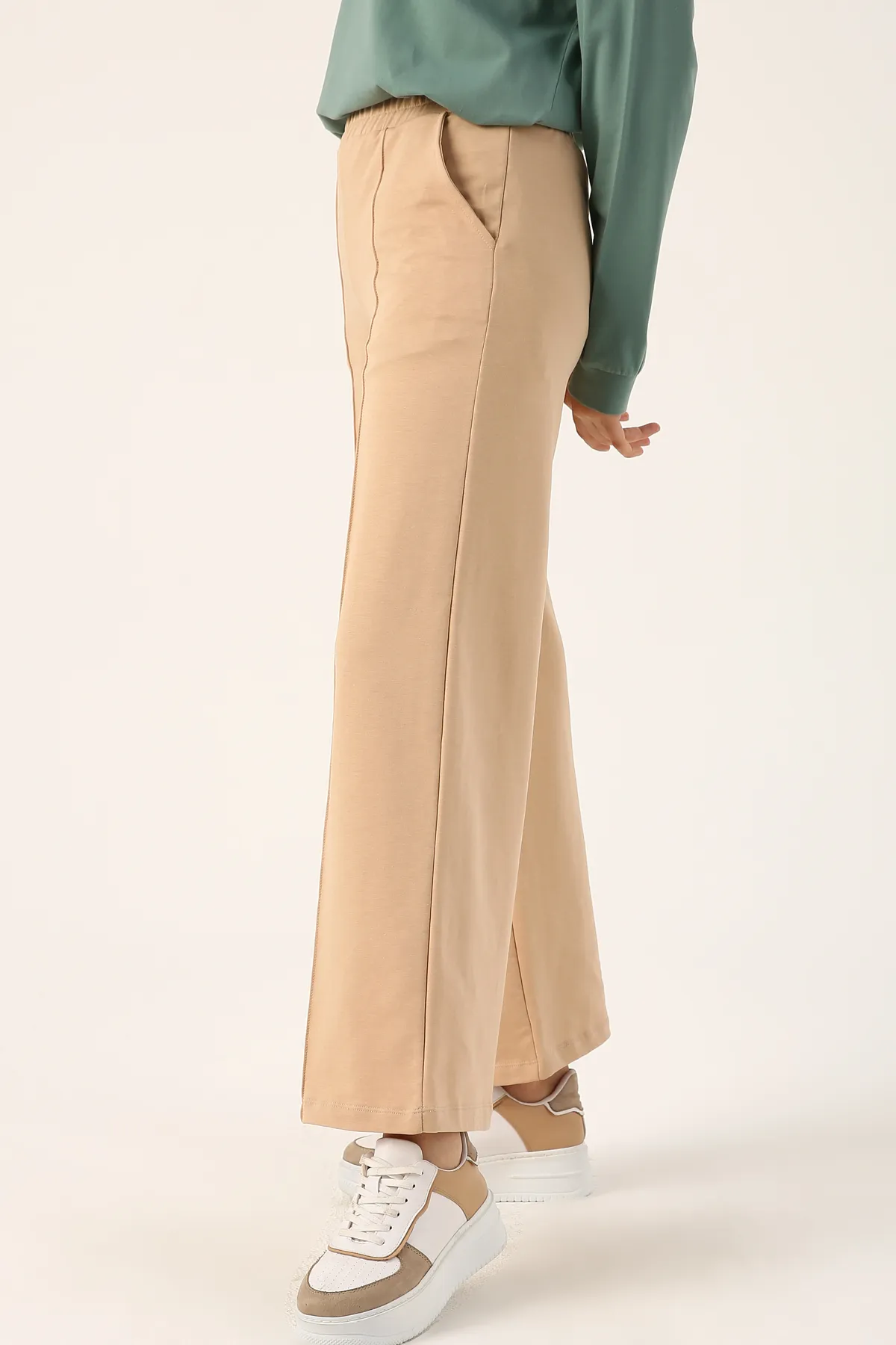 ALLDAY  Camel Grass Jogginghose mit weitem Bein und Taschen