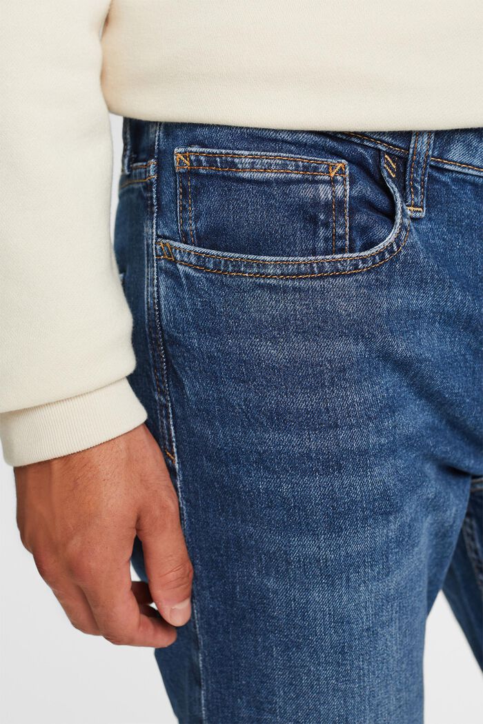 Recycelt: Jeans mit schmaler Passform