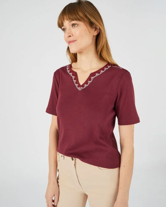 Tee-shirt encolure brodée