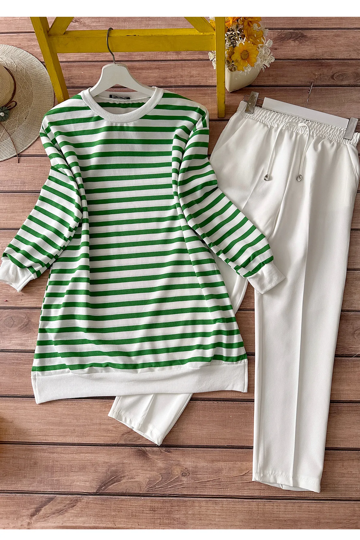 MODAQU  Kombi-Set aus Tunika und Hose mit Streifen - Grün