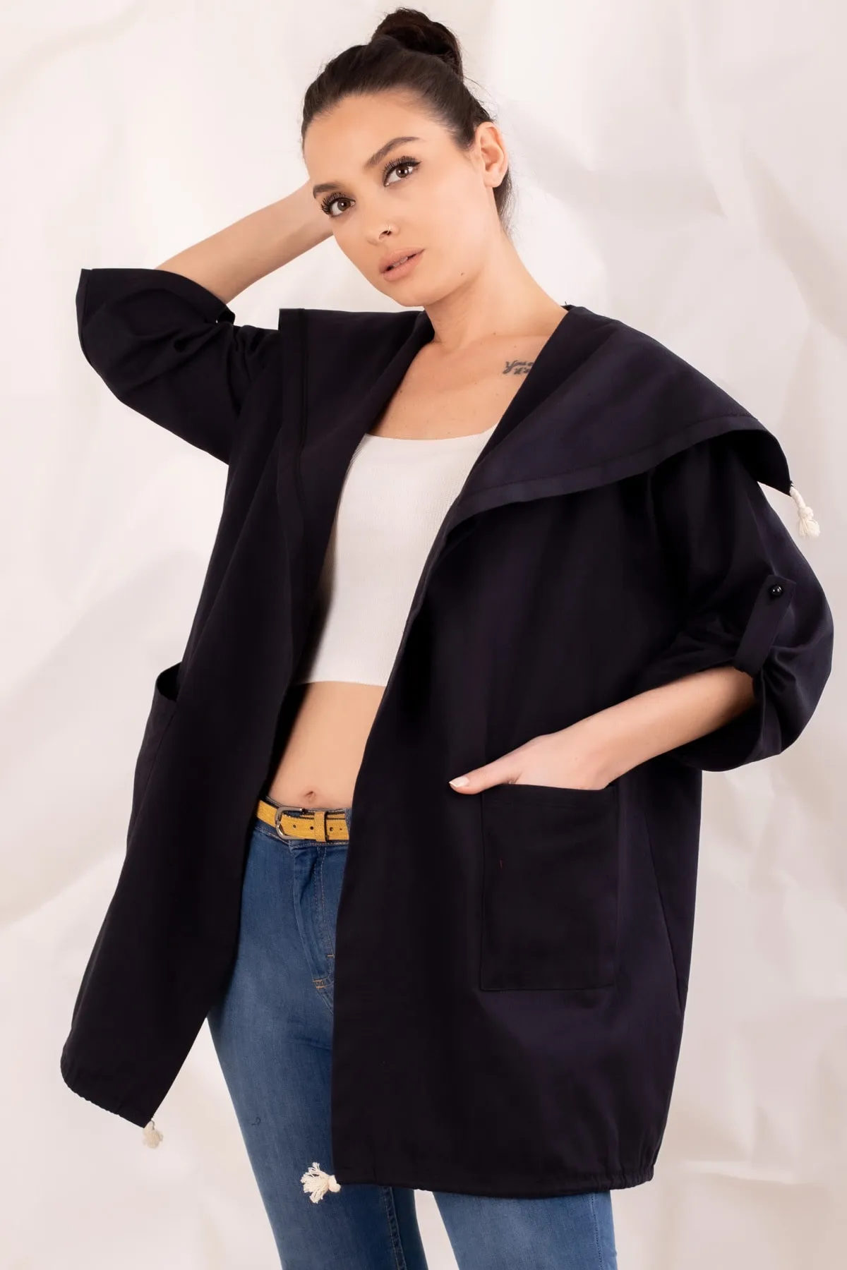armonika  Damen-Saisonjacke mit schwarzem Blumenmuster hinten ARM-20K024030