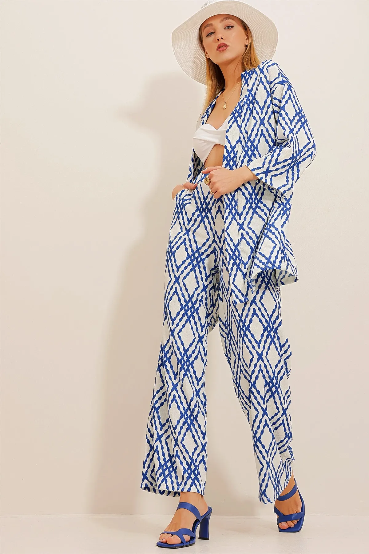 Trend Alaçatı Stili  Set aus gemusterter Kimonojacke und Palazzohose für Damen von Saks ALC-X10512