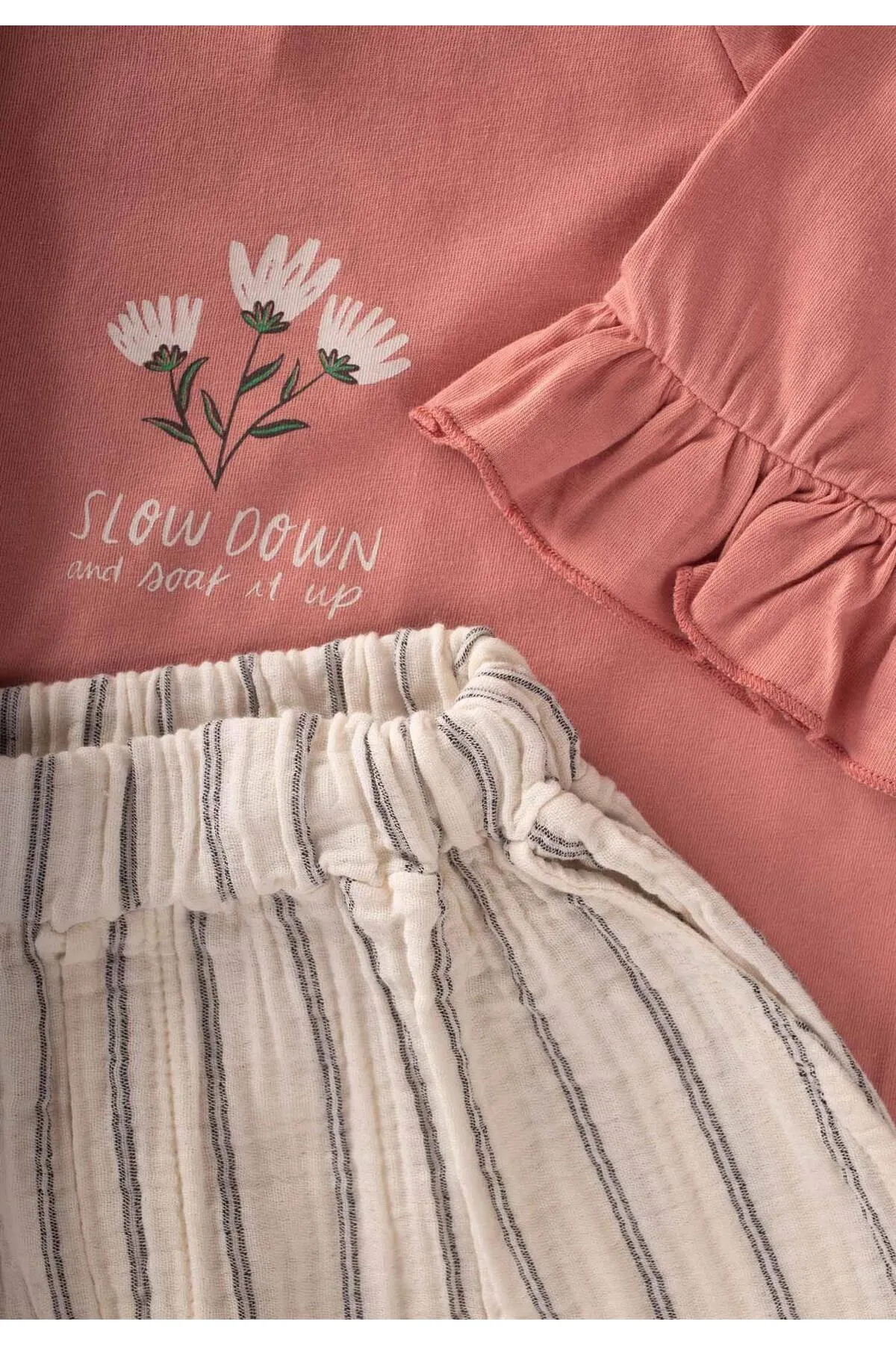 Cigit  Slow Down gestreiftes Musselin-Hosenset mit Blumenmuster, 2–7 Jahre, Ziegelstein