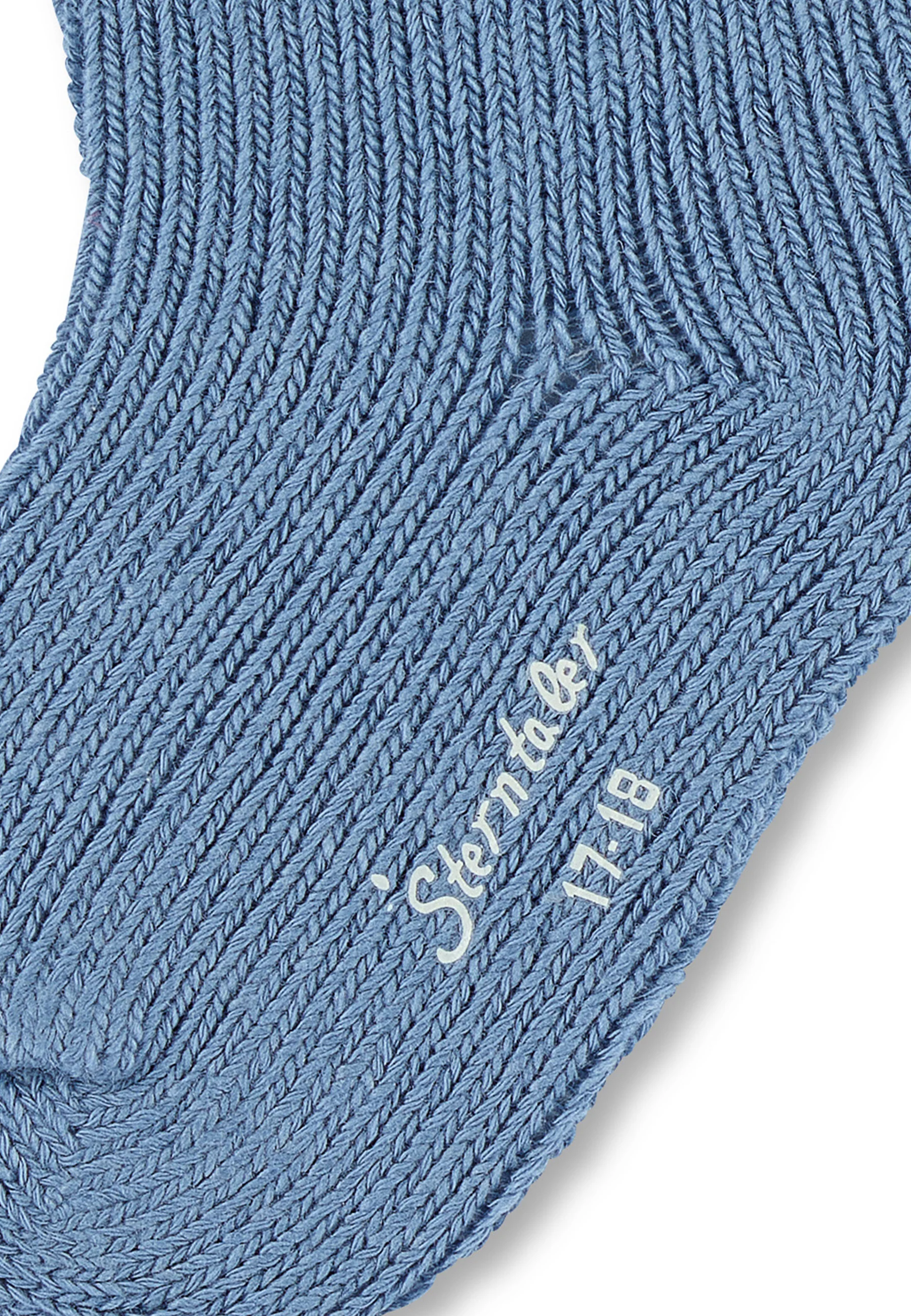 Socken aus Wolle in verschiedenen Farben
