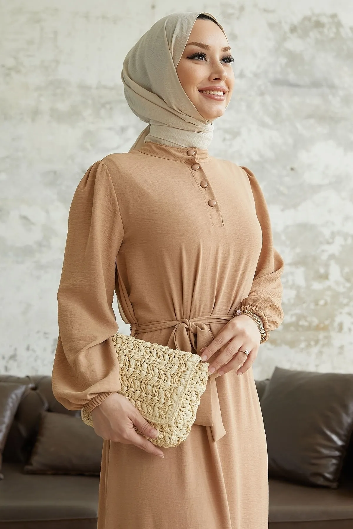 InStyle  Meyra Ayrobin-Kleid mit Knöpfen – Milchbraun