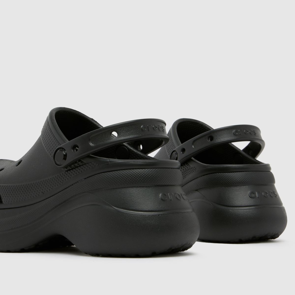 Crocs bae klumpa szandál fekete színben
