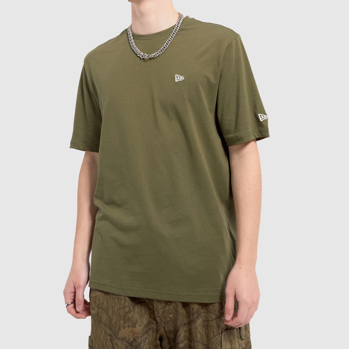 New Era ne essentials póló khaki színben