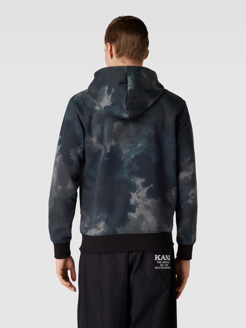 Hoodie mit Allover-Print in schwarz