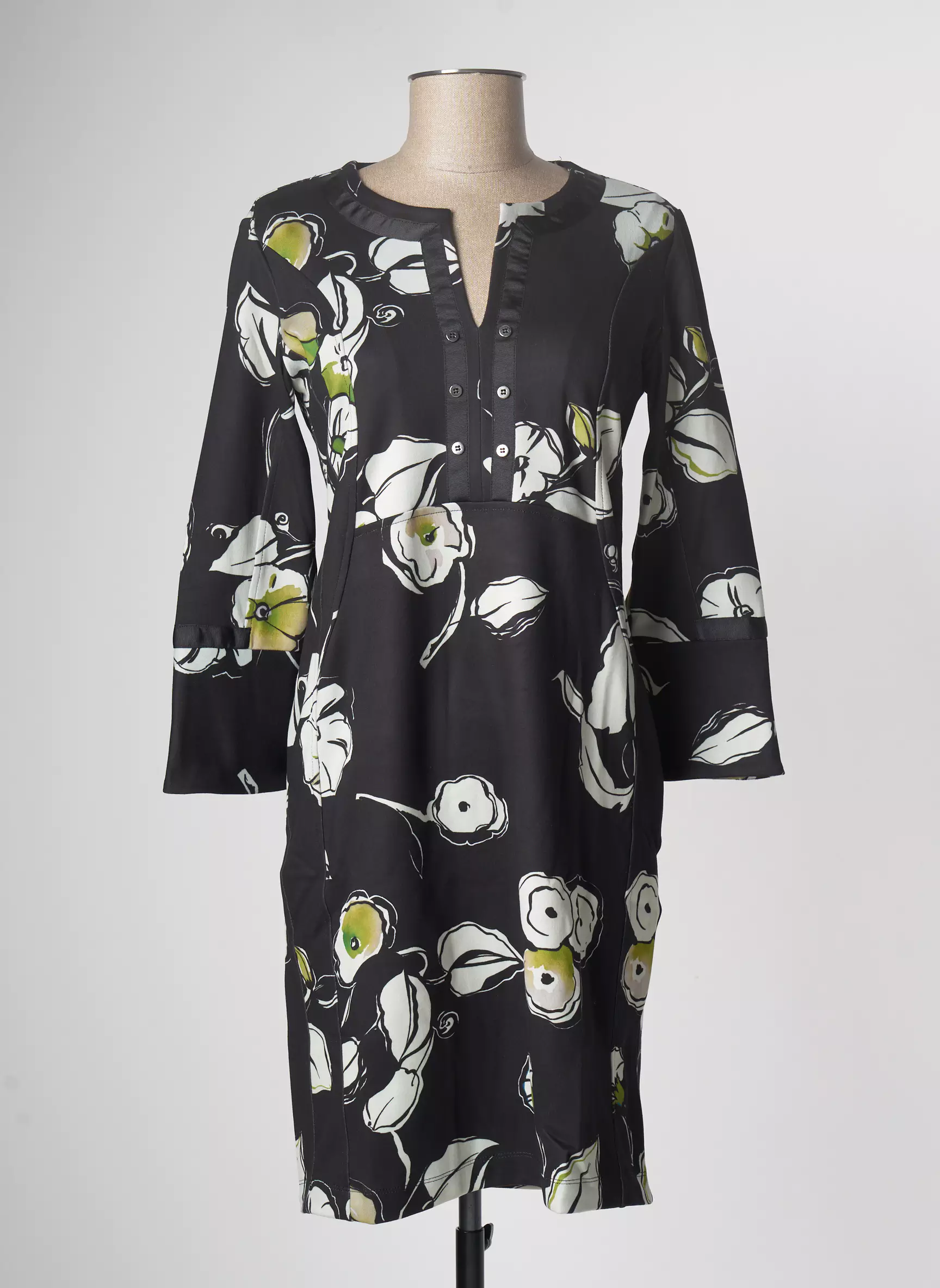 Platine Collection Robes Courtes Femme couleur noir