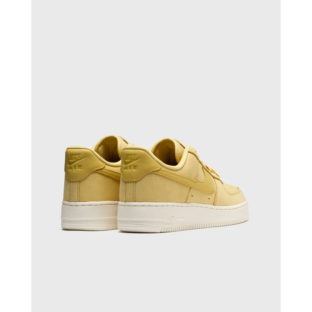 Nike Air Force 1 Premium DR9503-700 / gelb