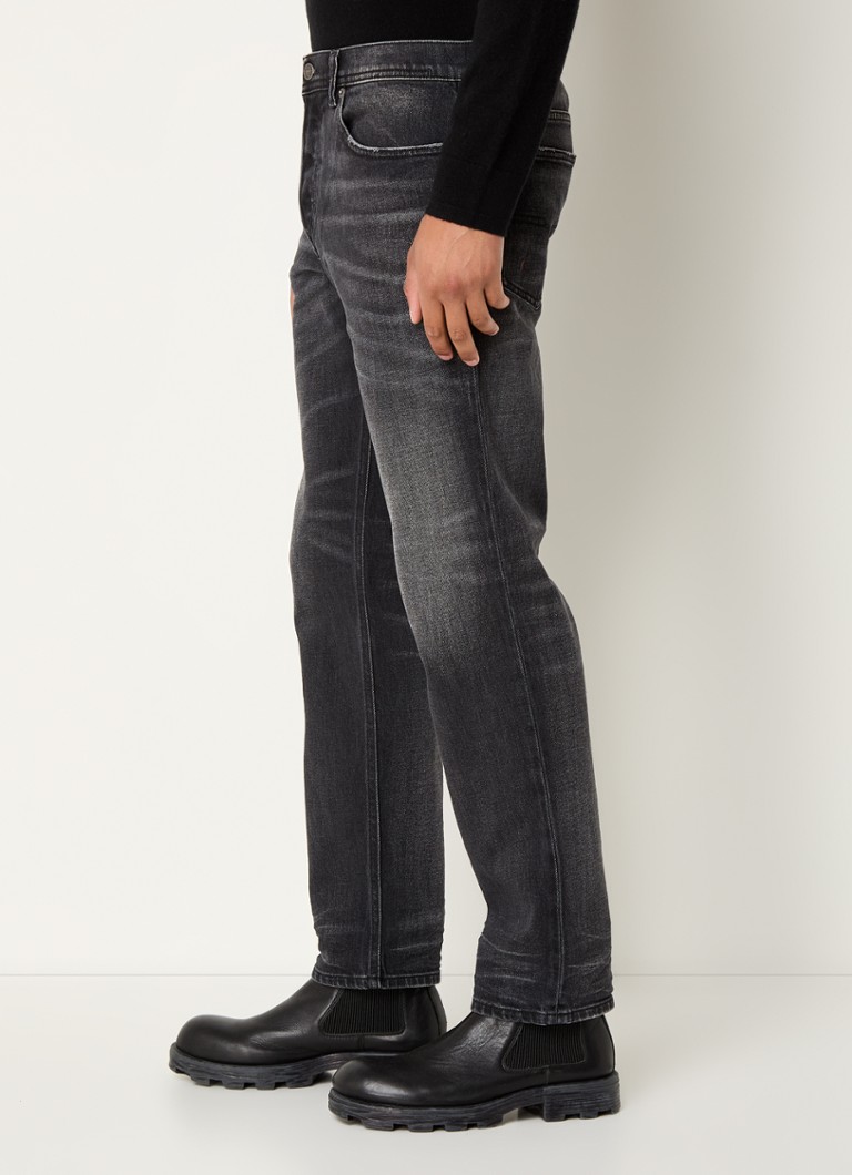 Diesel 2023 D-Finitive Tapered Jeans mit farbiger Waschung