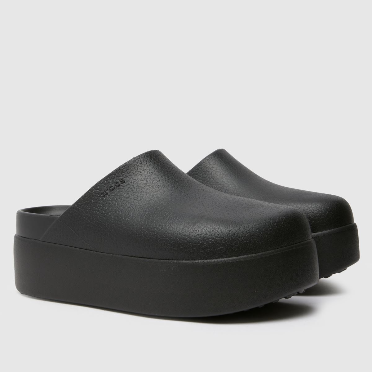 Crocs Dylan platform klumpa szandál fekete színben
