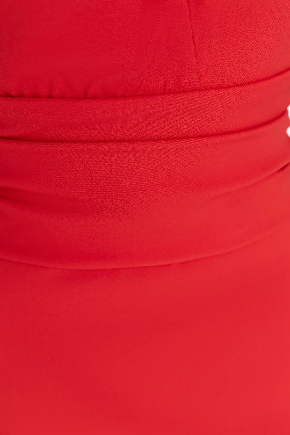 Trendyol Collection  Rotes, tailliertes, gewebtes Abendkleid TPRSS21EL1492