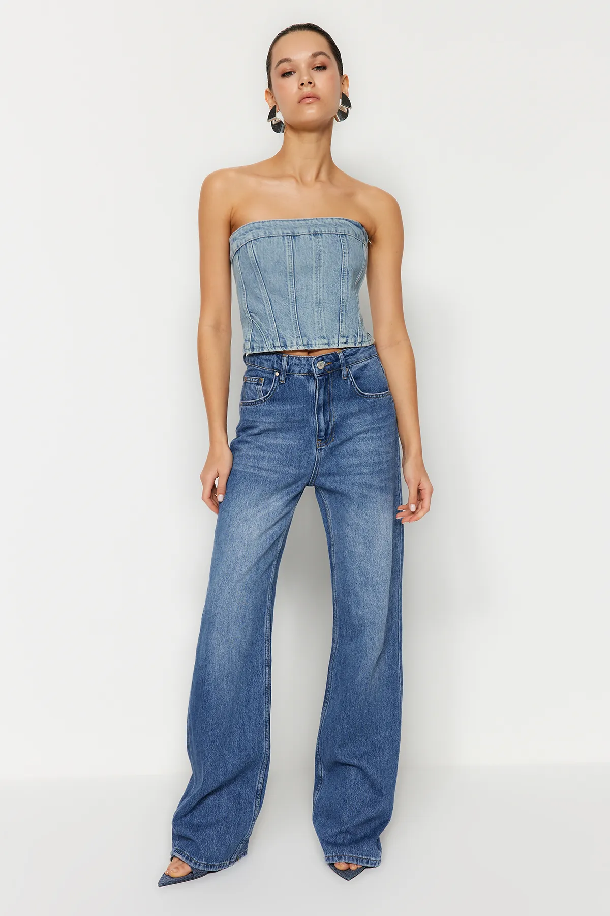 Trendyol Collection  Dunkelblaue Jeans mit hoher Taille und weitem Bein TWOSS24JE00022