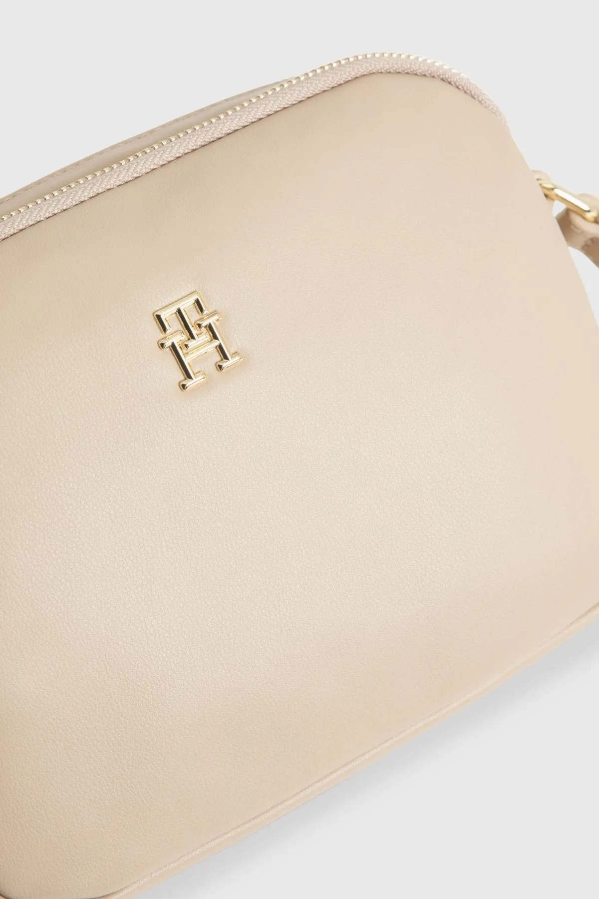 Tommy Hilfiger  Beige Damen-Umhängetasche mit Markenlogo und verstellbarem Schultergurt, stilvoller Look und für den täglichen Gebrauch geeignet