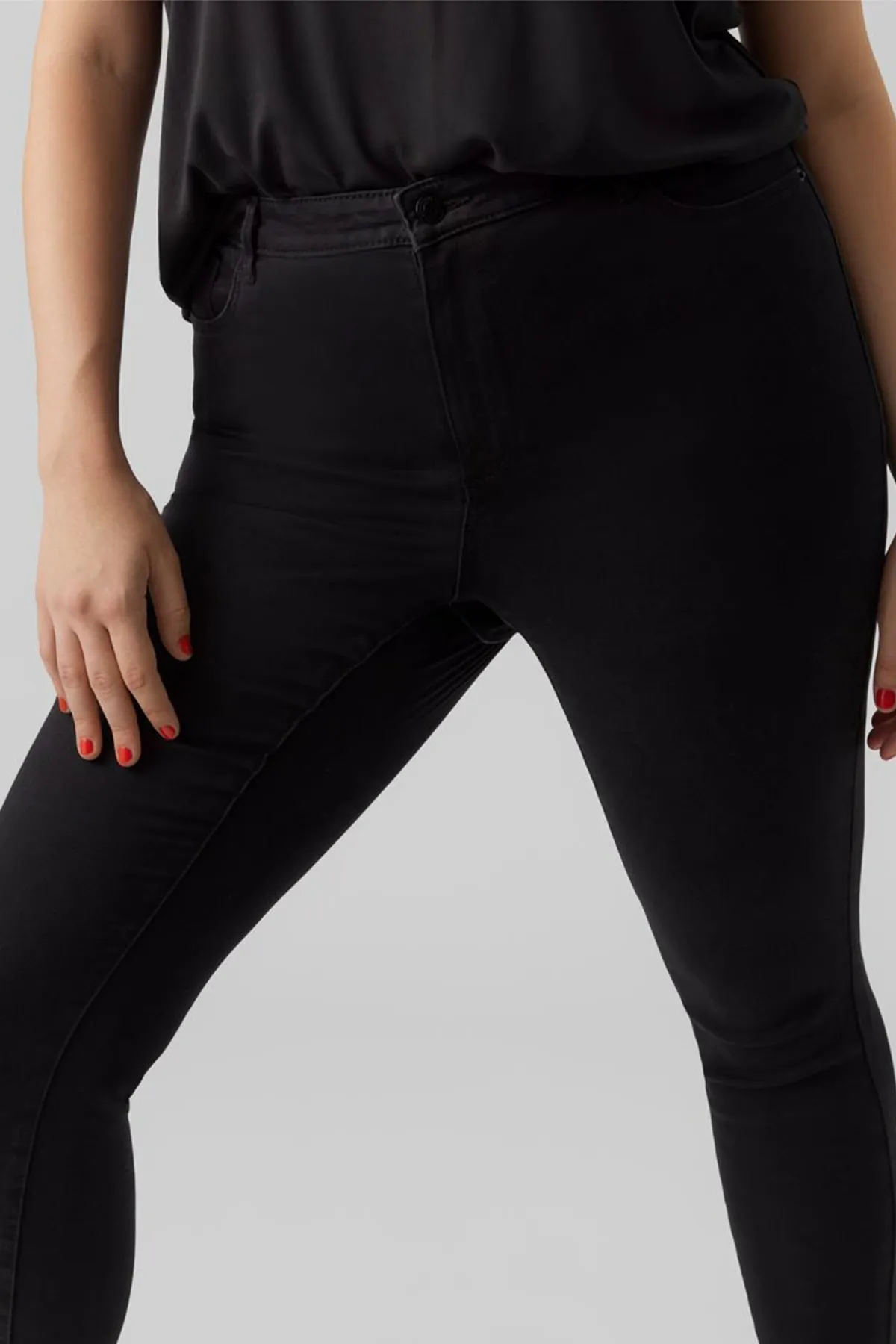 Veromoda Curve  Große Größen in Jeans - Schwarz - Skinny