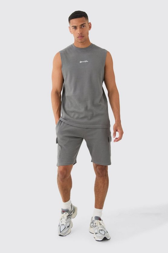 Man Tanktop & Cargo-Shorts in Waffeloptik