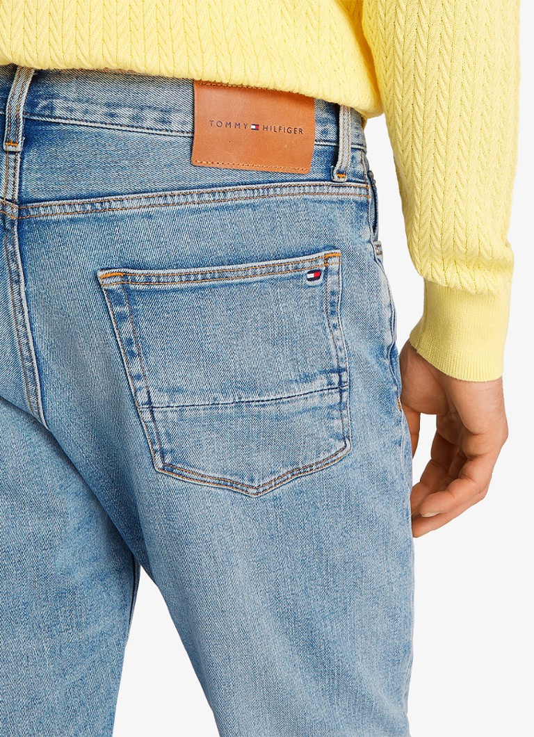 Jeansy Tommy Hilfiger Mercer z prostą nogawką, jasne