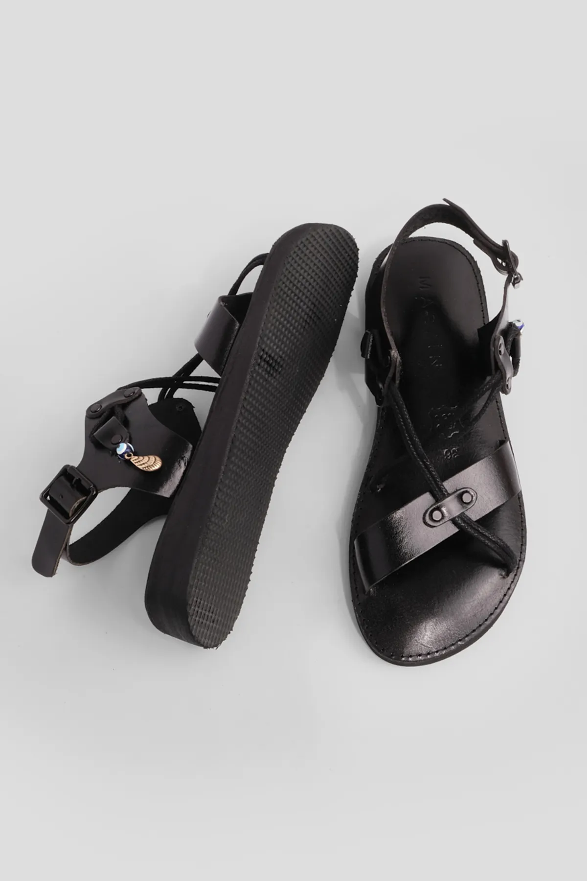 Marjin  Damen-Accessoire aus echtem Leder, Eva-Sohle, Kreuzseil, detaillierte Alltagssandalen, Katre, Schwarz